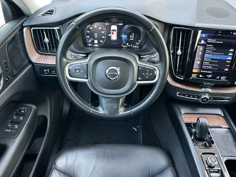 Used 2021 Volvo XC60 T8 Inscription Expression w/ Advanced Package AWD/4WD image 16