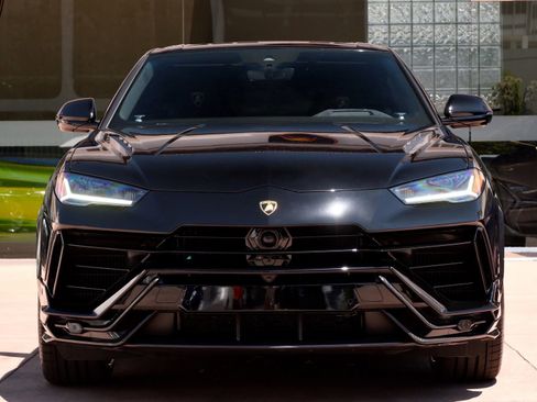 Used 2023 Lamborghini Urus Performante AWD/4WD image 5