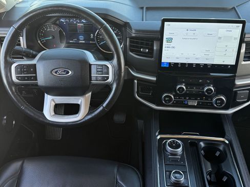 Used 2024 Ford Expedition XLT image 13