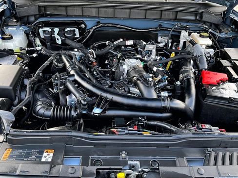 Used 2023 Ford Bronco Badlands image 32