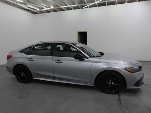 Used 2023 Honda Civic Sport image 4