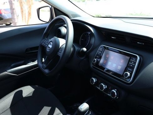 New 2025 Nissan Kicks Play S image 20