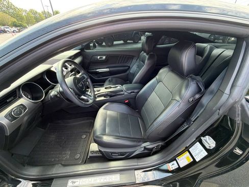 Used 2022 Ford Mustang GT Premium w/ Black Accent Package RWD image 8
