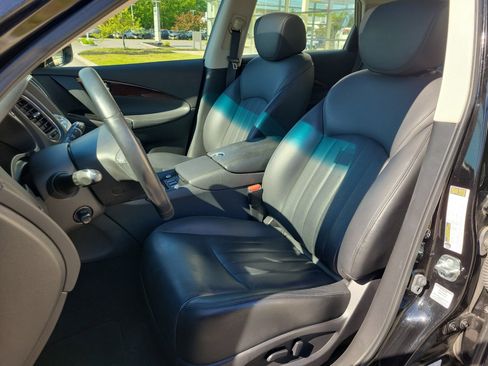 Used 2017 INFINITI QX50 AWD w/ Premium Package image 4