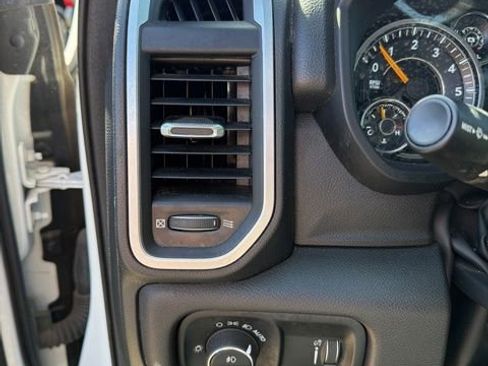 Used 2022 RAM 1500 Big Horn AWD/4WD image 18