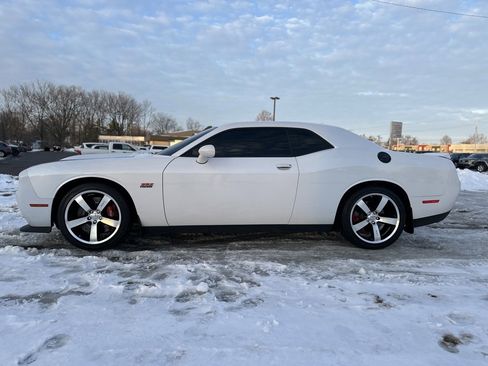 Used 2015 Dodge Challenger SRT w/ Technology Group image 7