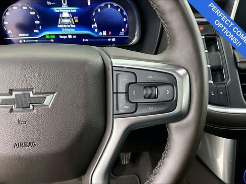 Used 2024 Chevrolet Suburban Z71 w/ Luxury Package image 28