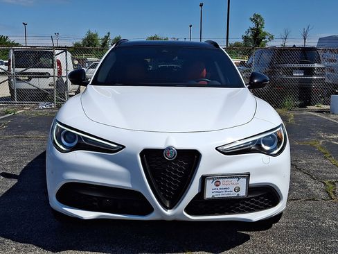 Used 2023 Alfa Romeo Stelvio Veloce AWD/4WD image 8