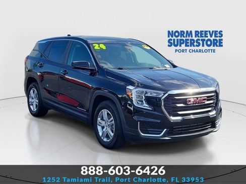 Used 2024 GMC Terrain SLE FWD image 1