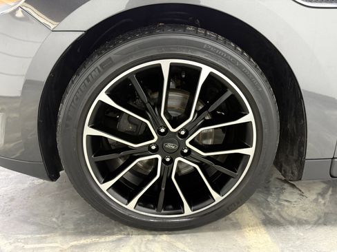 Used 2017 Ford Taurus Limited image 30