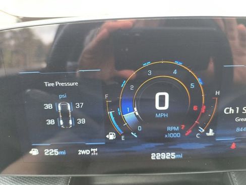 Used 2025 Chevrolet Equinox LT AWD/4WD image 11