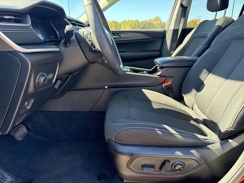 Used 2023 Jeep Grand Cherokee Laredo w/ Luxury Tech Group I image 12