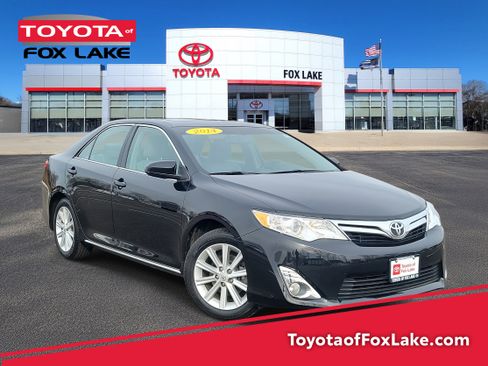 Used 2014 Toyota Camry XLE image 1