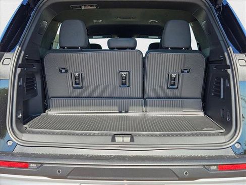 New 2026 Chevrolet Traverse LT w/ LPO, Floor Liner Package image 21