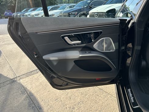Certified 2023 Mercedes-Benz EQS 580 4MATIC Sedan image 39