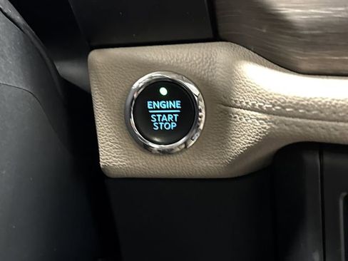 Used 2022 Ford Expedition Max Limited image 25