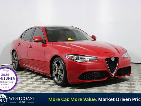Used 2018 Alfa Romeo Giulia RWD image 1