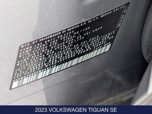 Used 2023 Volkswagen Tiguan SE AWD/4WD image 35