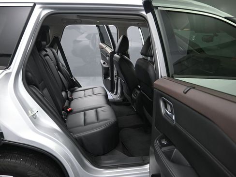 Used 2021 Nissan Rogue SL w/ Premium Package image 26