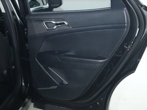 Used 2025 Kia Sportage LX image 33