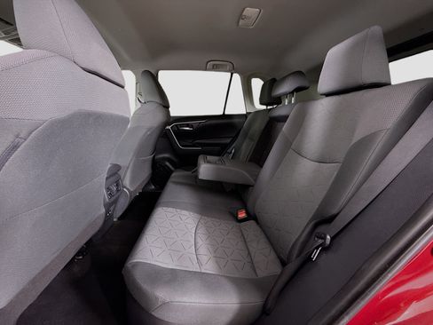 Used 2020 Toyota RAV4 XLE w/ Carpet Mat Package AWD/4WD image 23