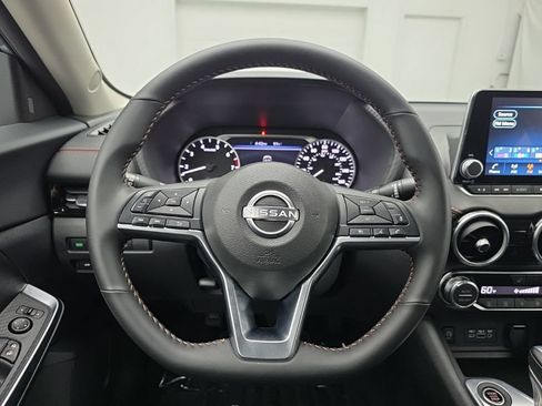 Used 2025 Nissan Sentra SR FWD image 22