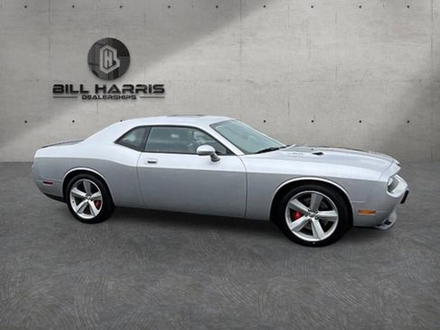 Used 2009 Dodge Challenger SRT8 w/ SRT Option Group II RWD image 4