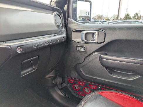 Used 2021 Jeep Wrangler Unlimited Sport image 30