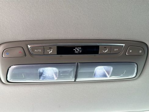 Used 2025 Kia Telluride S image 28
