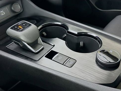 Used 2023 Nissan Rogue SV w/ SV Premium B Package image 27