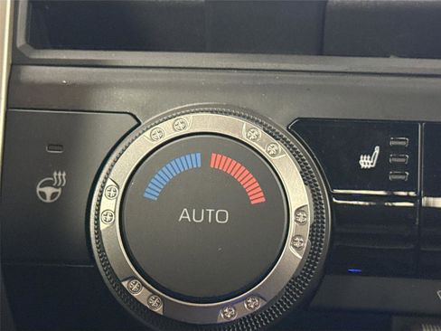 Used 2024 Toyota Tacoma TRD Off-Road w/ TRD Off Road Upgrade Package image 8