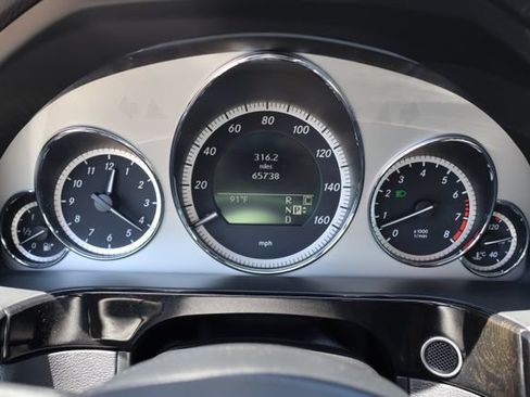 Used 2010 Mercedes-Benz E 550 Sedan image 14