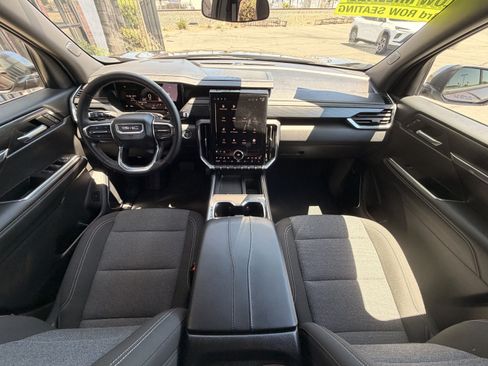 Used 2025 GMC Acadia Elevation FWD image 9
