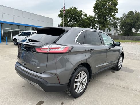 Used 2024 Ford Edge SEL AWD/4WD image 3
