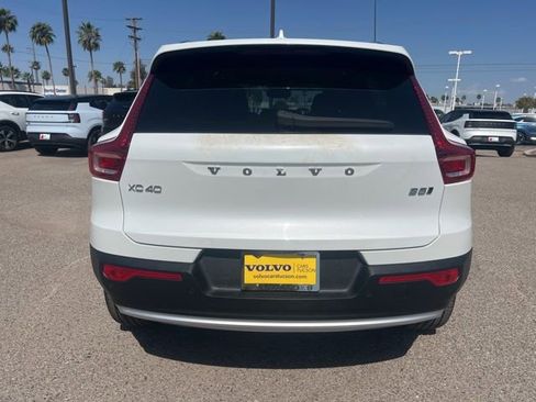 Used 2025 Volvo XC40 B5 Core w/ Climate Package image 5
