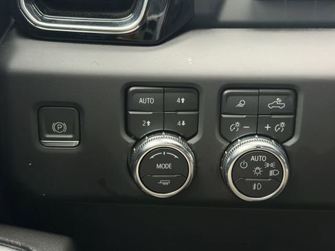Used 2023 GMC Sierra 1500 Denali w/ Denali Reserve Package AWD/4WD image 23