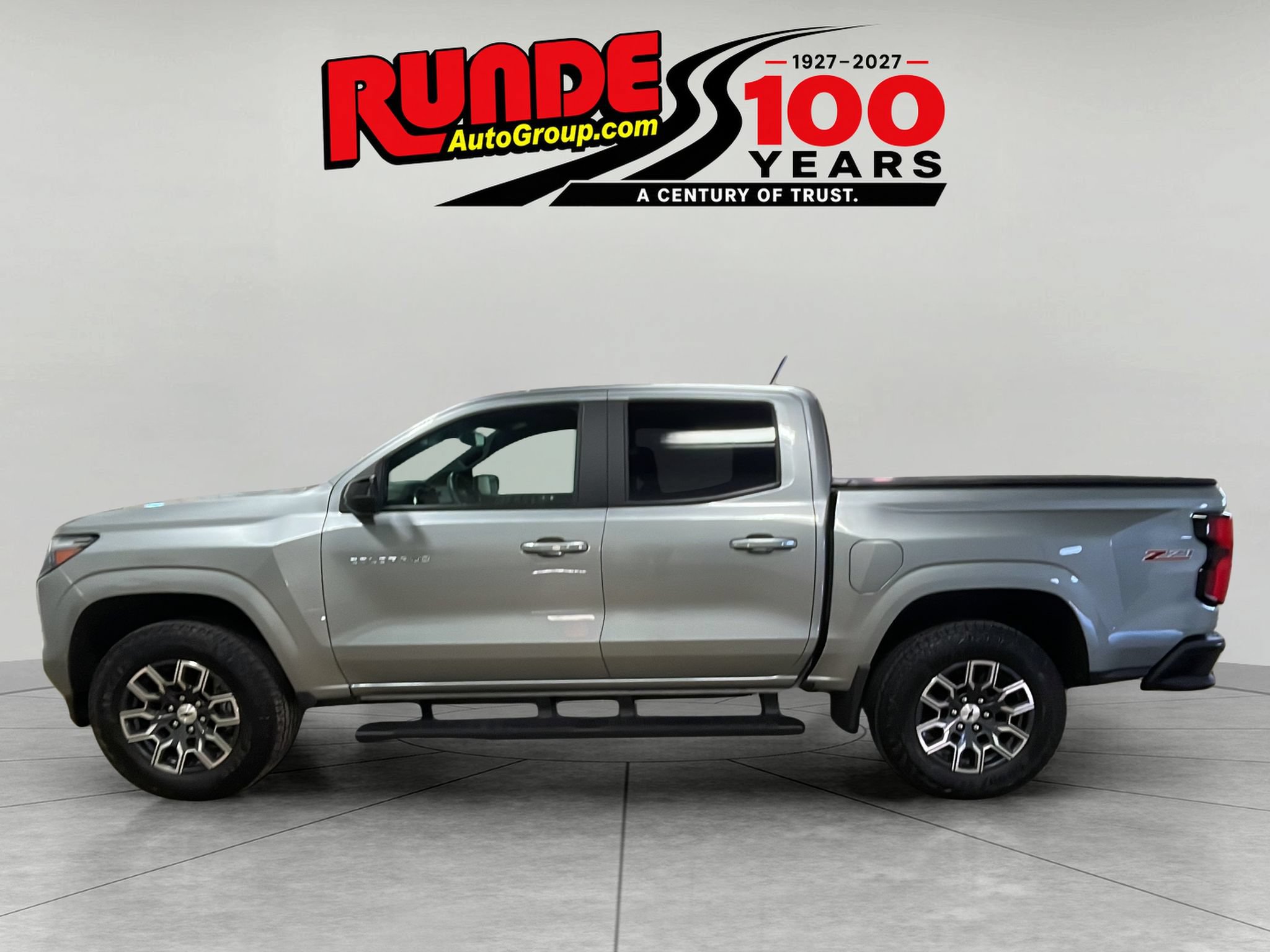 Used 2023 Chevrolet Colorado Z71 w/ Z71 Convenience Package 2 AWD/4WD image 2