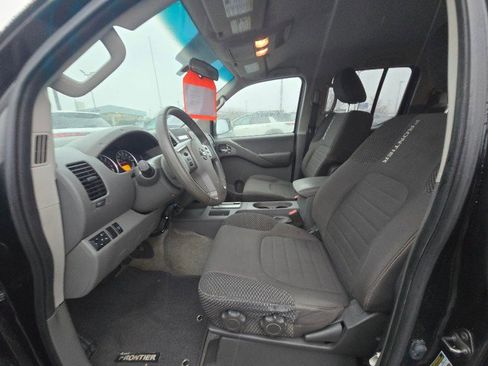 Used 2012 Nissan Frontier SV image 22