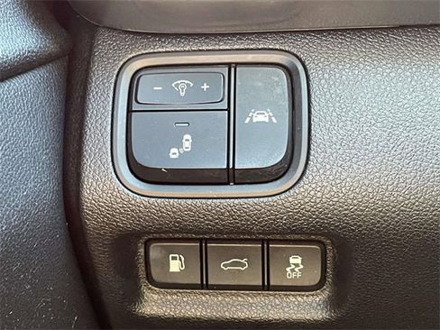 Used 2020 Kia Optima LX image 17