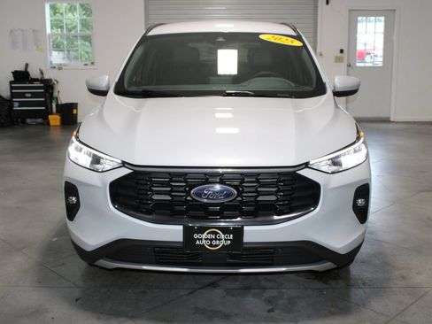 Used 2025 Ford Escape ST-Line Select w/ Class II Trailer Tow Package AWD/4WD image 51