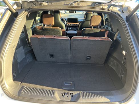 Used 2025 Lincoln Aviator Reserve w/ Equipment Group 201A image 33