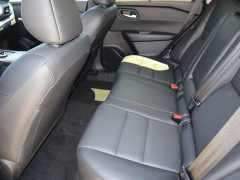 Certified 2024 Nissan Rogue SV w/ SV Premium Package AWD/4WD image 20