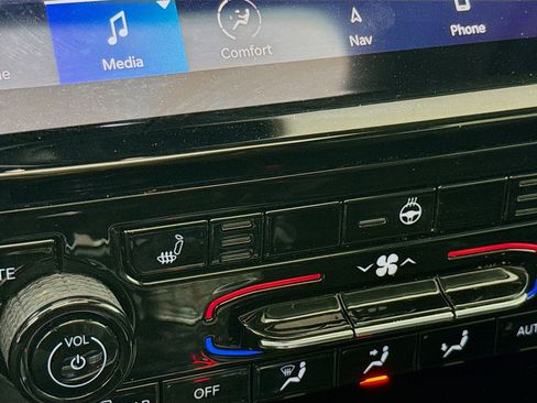 Used 2021 Jeep Grand Cherokee L Limited image 22