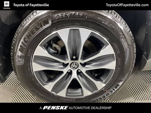Certified 2026 Toyota Highlander XLE AWD/4WD image 16