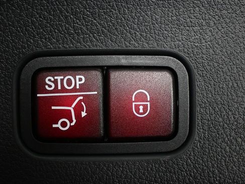 Certified 2025 Mercedes-Benz GLC 300 4MATIC image 29