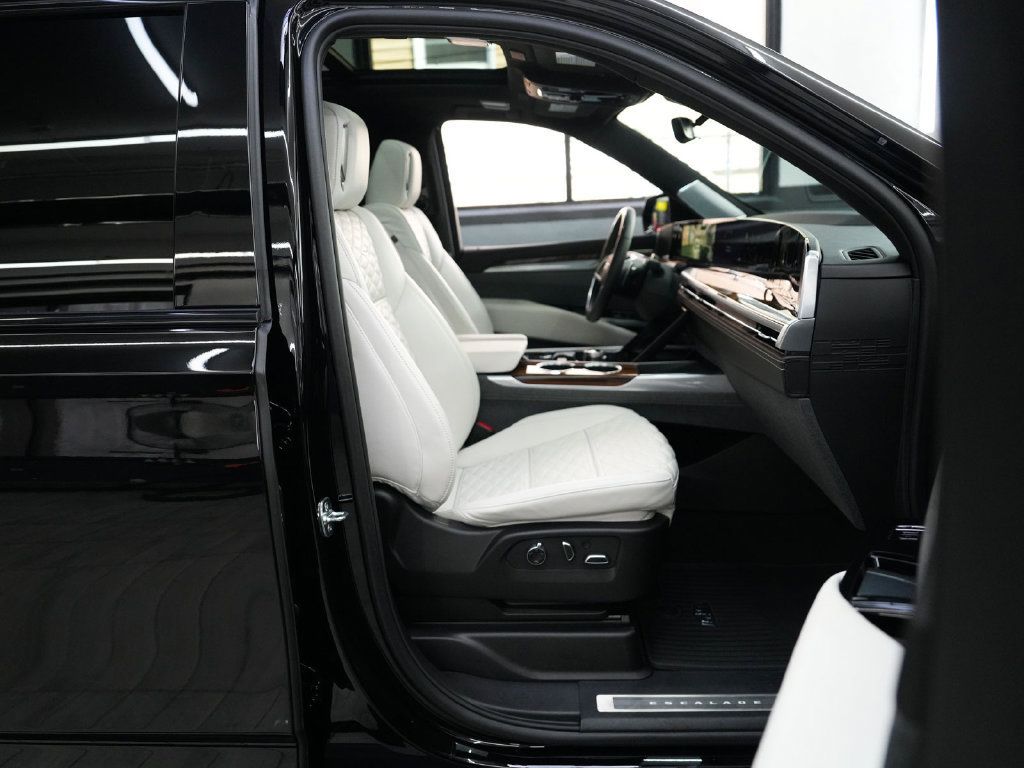 Used 2025 Cadillac Escalade ESV Sport Platinum AWD/4WD image 41