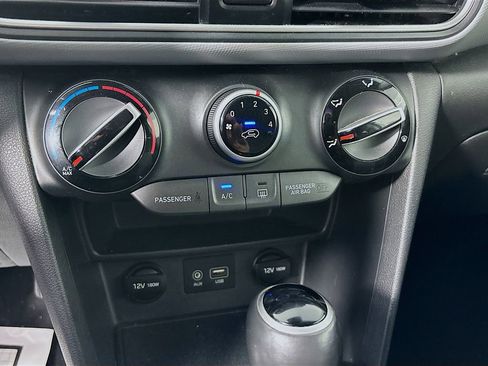 Used 2018 Hyundai Kona SEL FWD image 16
