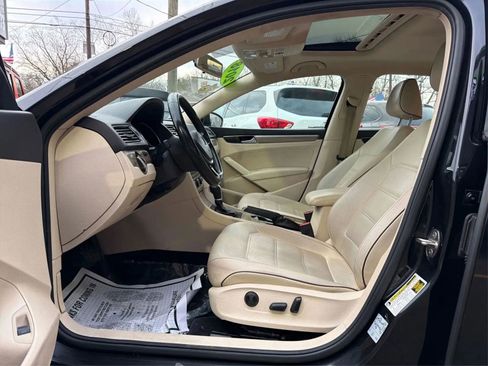 Used 2018 Volkswagen Passat 2.0T SE FWD image 18