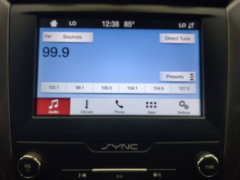 Used 2019 Ford Fusion SE FWD image 25