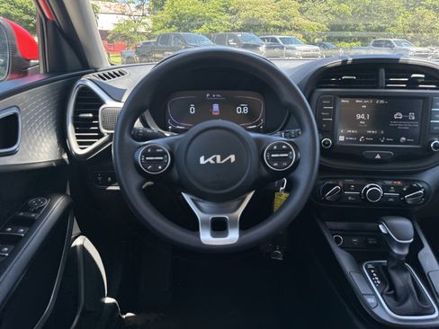 Used 2024 Kia Soul LX w/ Option Group 015 FWD image 23